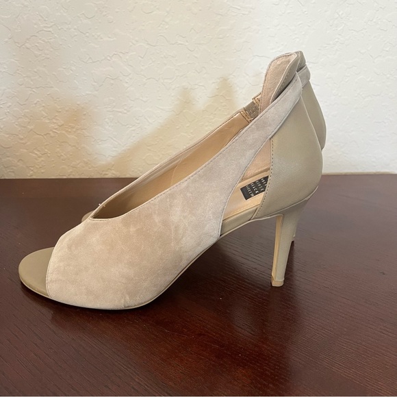 White House Black Market Grace Suede Heels in Taupe Terrain Size 10 - Picture 4 of 14
